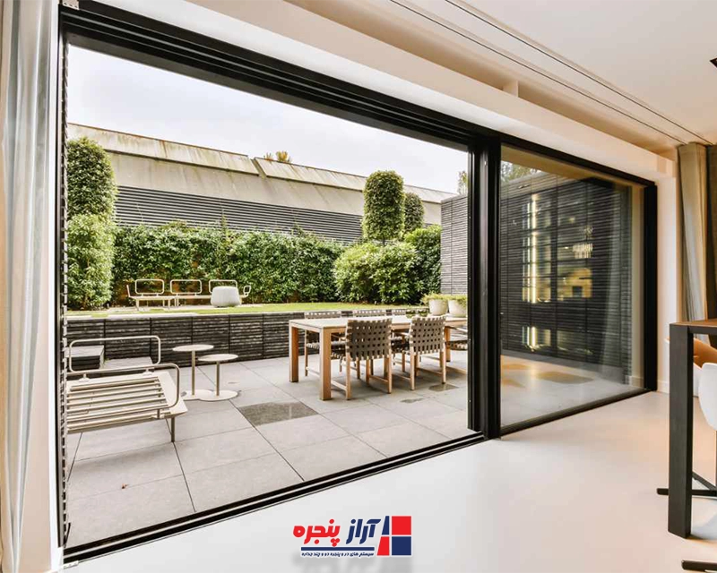 پنجره دو جداره کشویی یا ریلی (Awning)