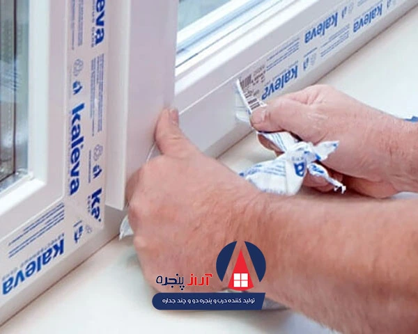 کندن برچسسب پنجره دوجداره